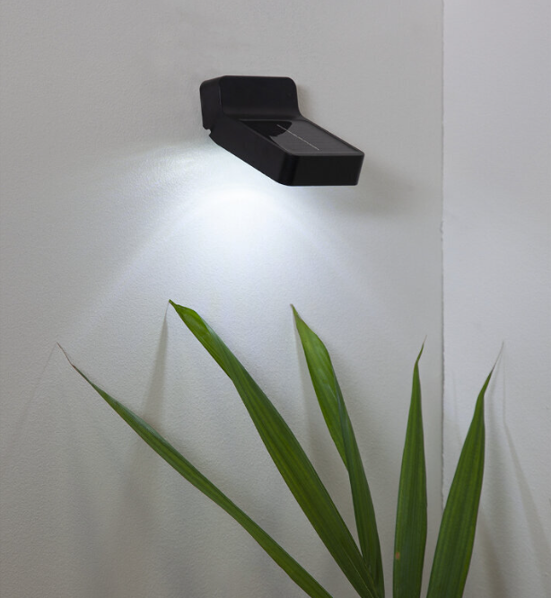 Sieninis lauko šviestuvas su saulės baterija Wally