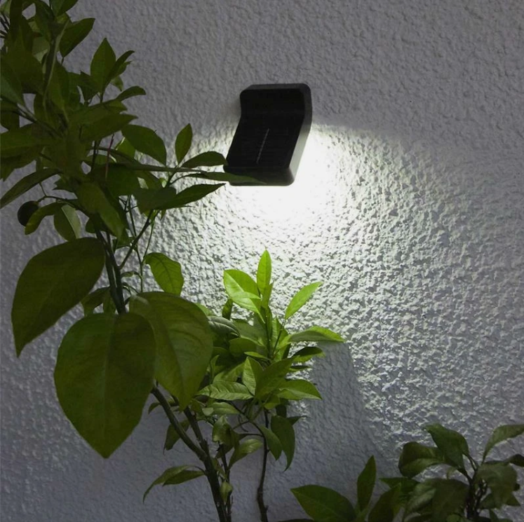 Sieninis lauko šviestuvas su saulės baterija Wally