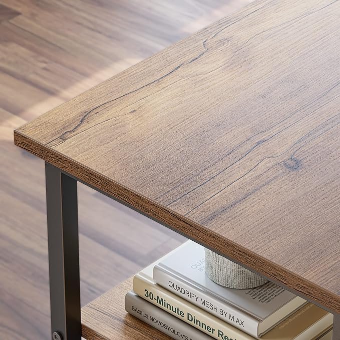 Kompiuterinis stalas su lentynomis