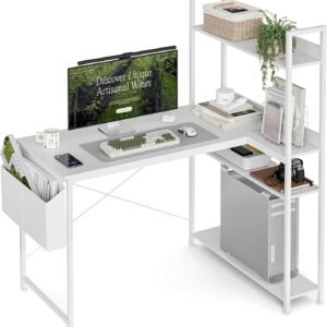 Kampinis kompiuterinis stalas su lentynomis